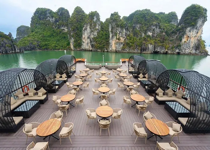Dragon Castle Bai Chay Quang Ninh * Ha Long